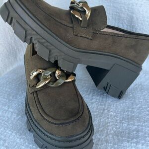 DREW Brown and Gold Chunky Loafers with Chain Detail